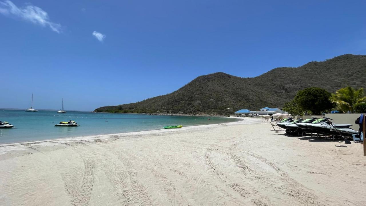 Island Escape, Marina Paradise & Beach Adventures Cul de Sac Екстер'єр фото