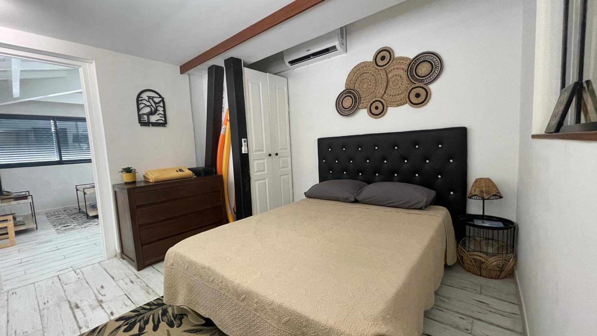 Island Escape, Marina Paradise & Beach Adventures Cul de Sac Екстер'єр фото